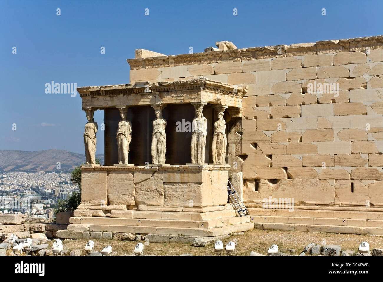 Tempio di Erectheum con le Cariatidi statue all Acropoli di Atene, Grecia Foto Stock