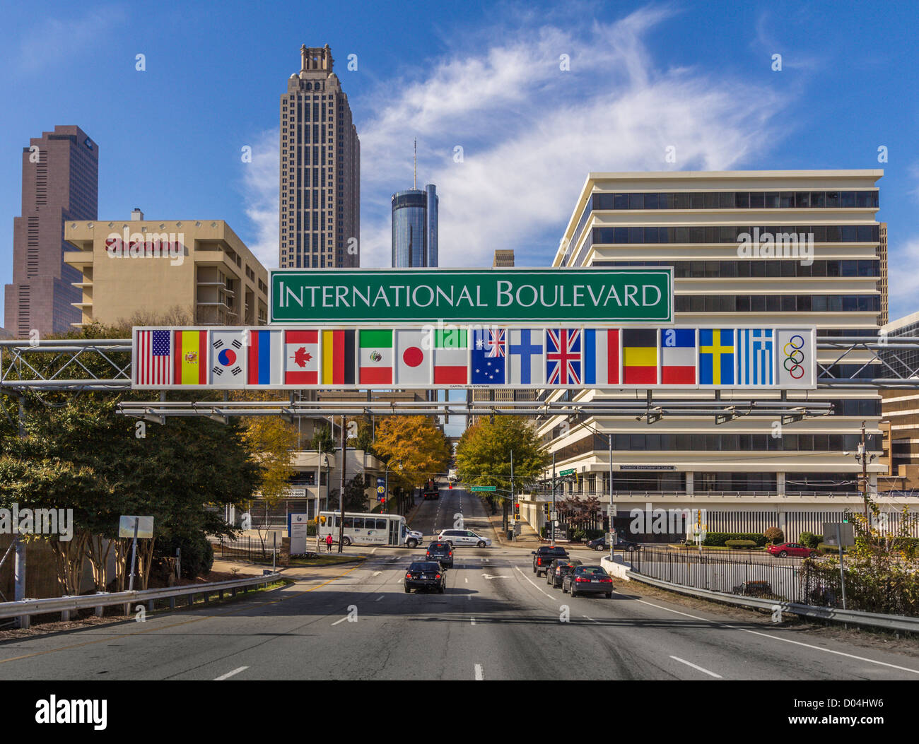International Boulevard, vicino Centennial Olympic Park, è stato rinominato Andrew giovani International Boulevard, in onore del suo coinvolgere Foto Stock