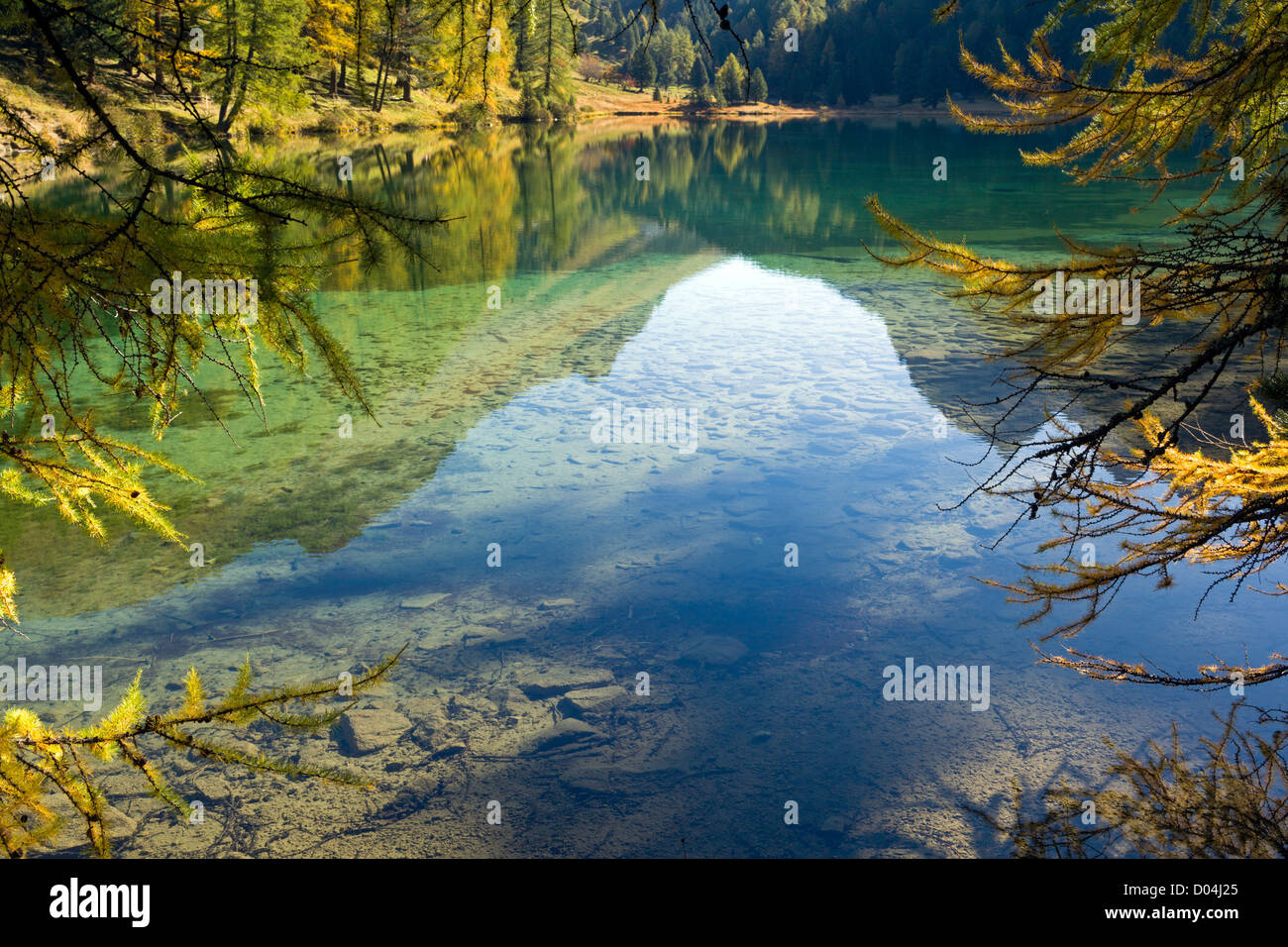 Montagna Lago Lai da Palpuogna, uno dei luoghi più belli in Svizzera Foto Stock