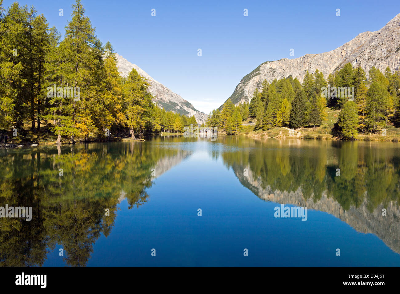 Montagna Lago Lai da Palpuogna, uno dei luoghi più belli in Svizzera Foto Stock