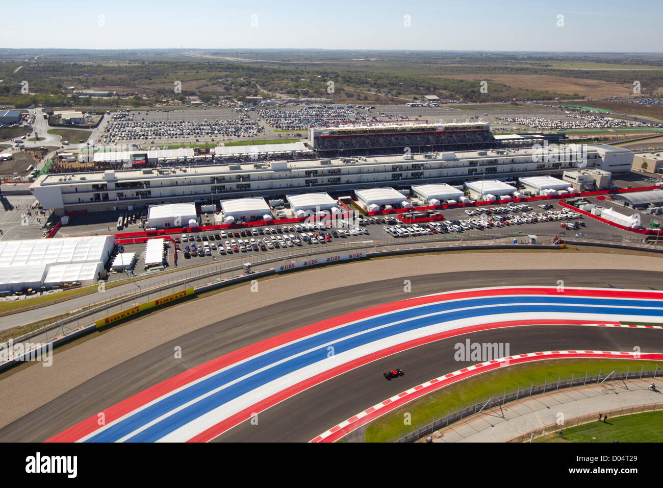 Una panoramica della pista e zona paddock durante la F1 Il Gran Premio degli Stati Uniti presso il circuito delle Americhe via vicino a Austin. Foto Stock