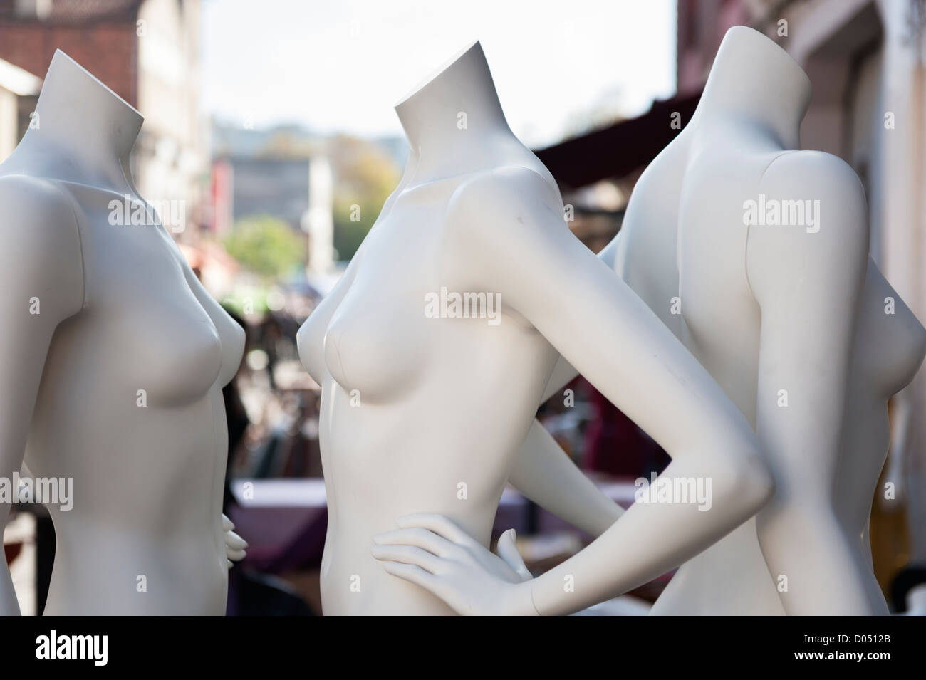 Il Marché aux Puces (mercato delle pulci) a St-Ouen vicino a Clignancourt nel nord di Parigi, Francia. Foto Stock