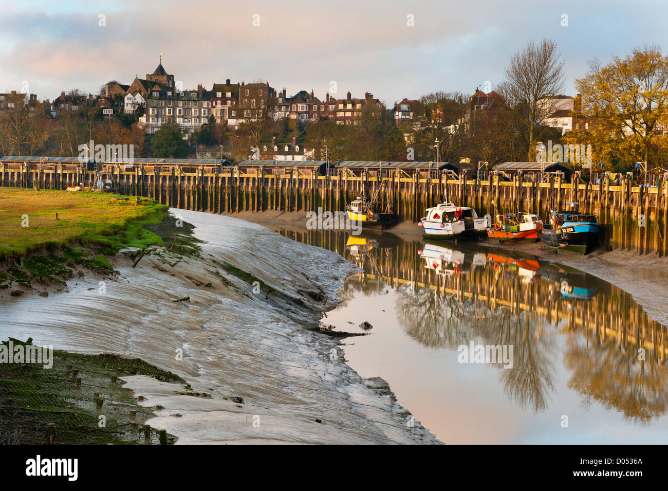 Il dock di pesce e il fiume Rother presso sunrise, segale, East Sussex Foto Stock