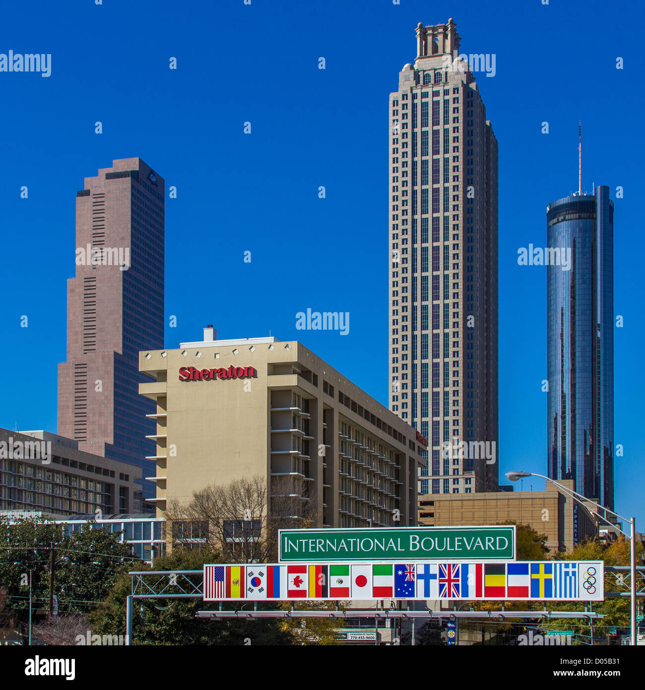 International Boulevard, vicino Centennial Olympic Park, è stato rinominato Andrew giovani International Boulevard, in onore del suo coinvolgere Foto Stock