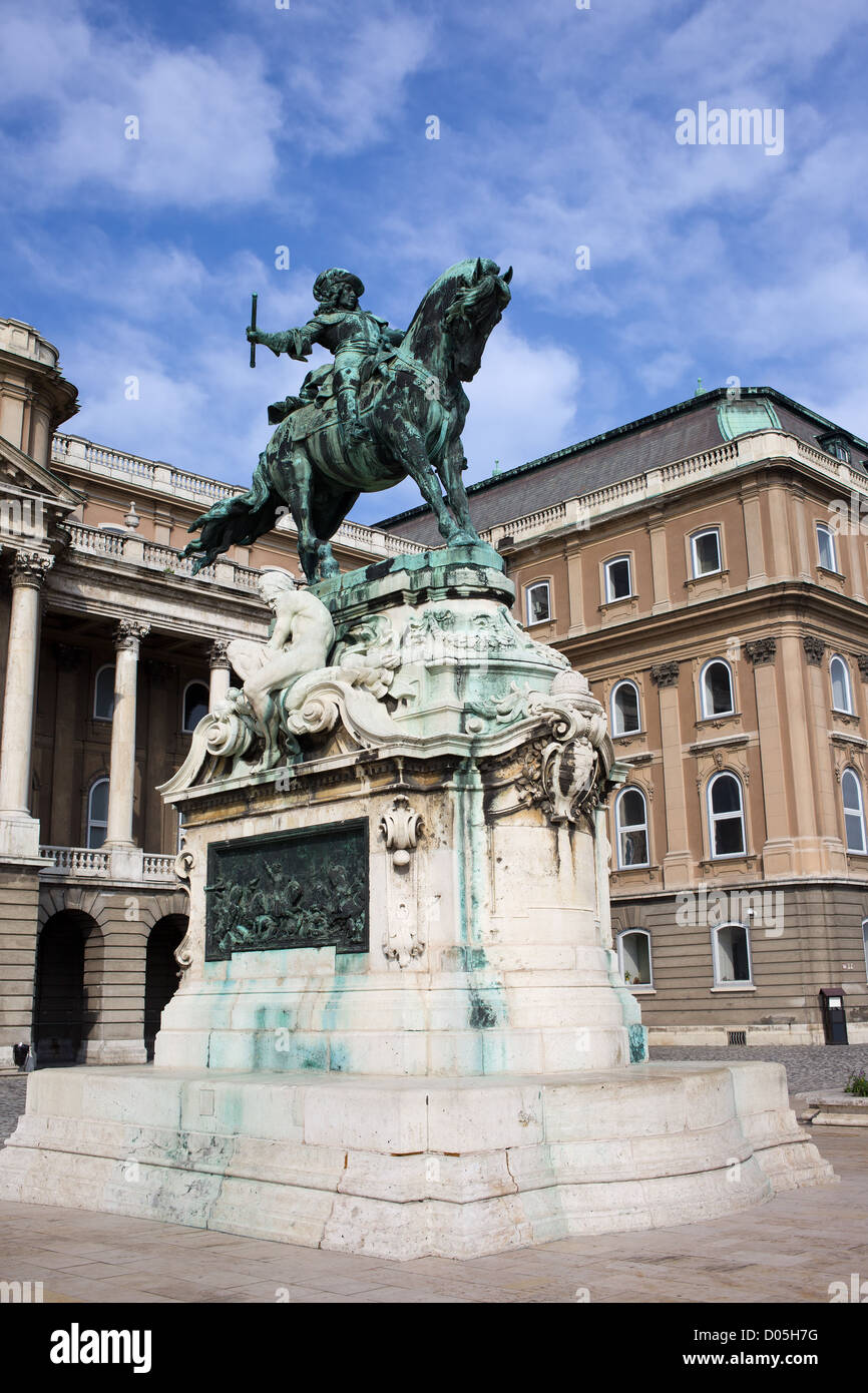 Una statua equestre del principe Eugenio di Savoia dal 1897 al Castello di Buda a Budapest, Ungheria. Foto Stock