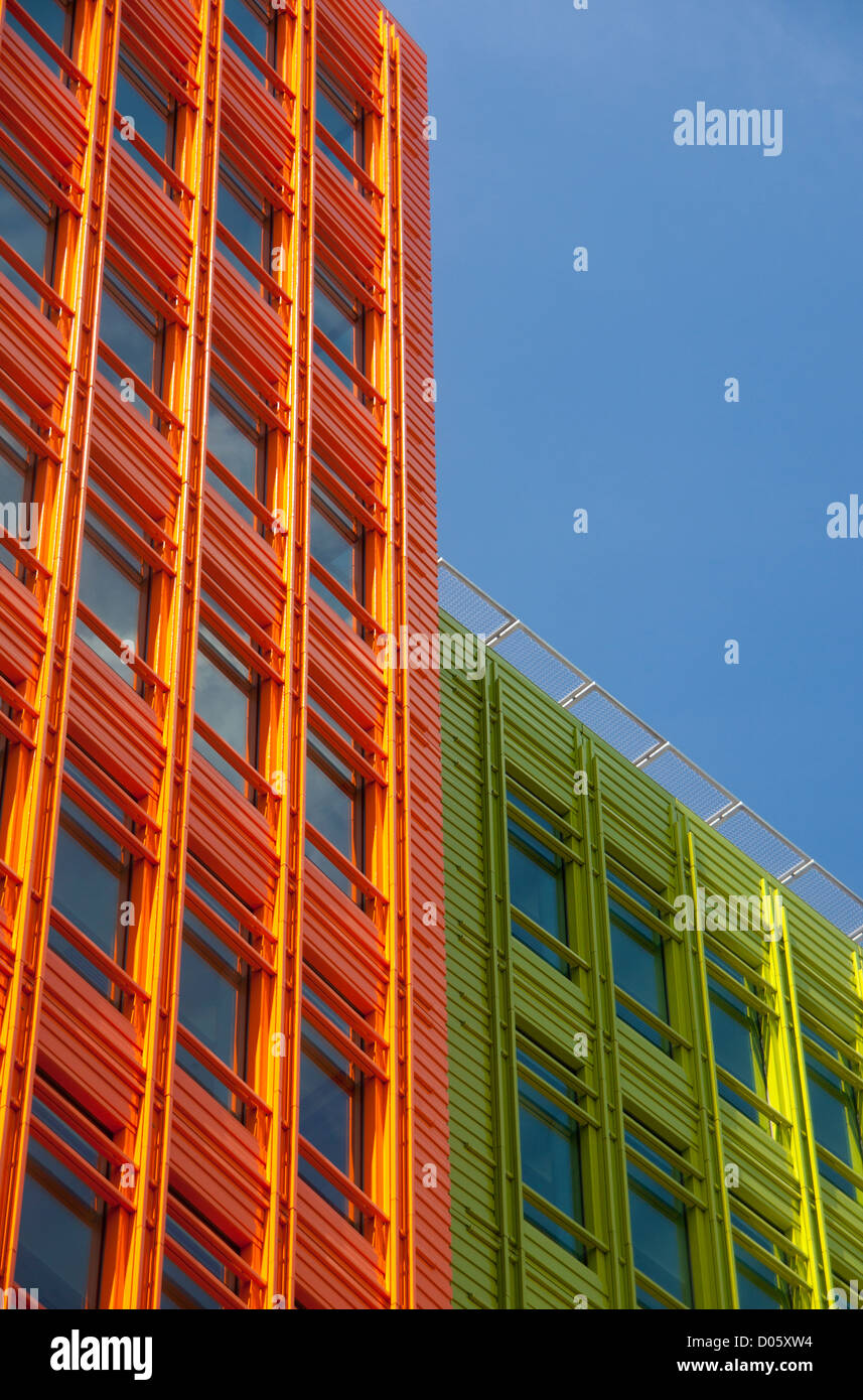 La sezione di Renzo Piano centrale del St Giles ufficio e complesso residenziale quartiere di Bloomsbury Londra Inghilterra REGNO UNITO Foto Stock