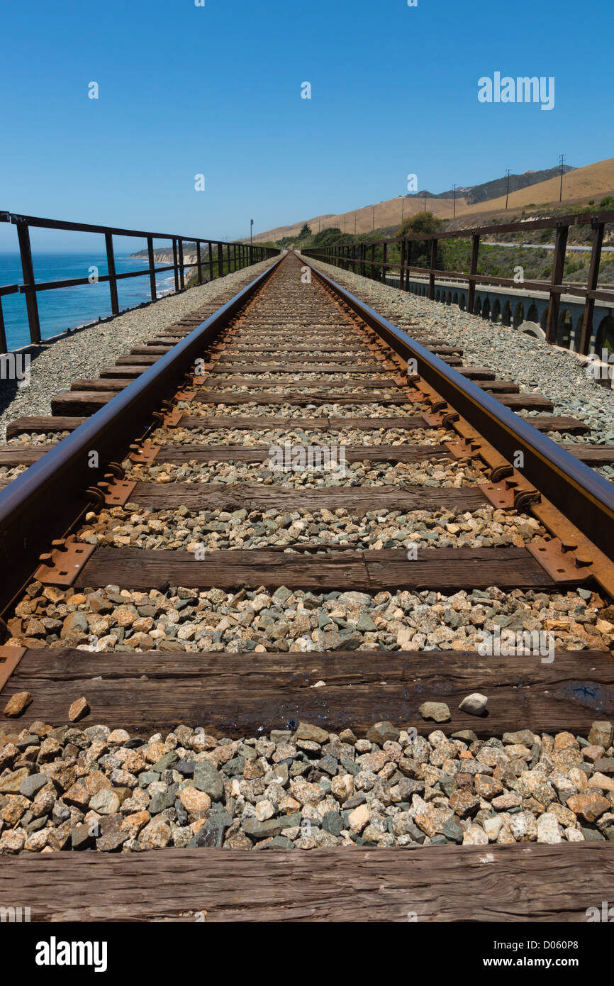 A Arroyo Hondo Creek bridge, a nord di Santa Barbara. Union Pacific Railroad bridge. Foto Stock