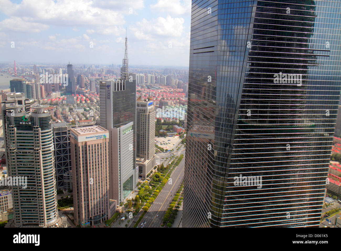 Shanghai Cina,Cinese Pudong Lujiazui Financial District,Century Avenue,vista da,Jin Mao Tower,Grand Hyatt Shanghai,hotel,Shanghai World Financial C Foto Stock