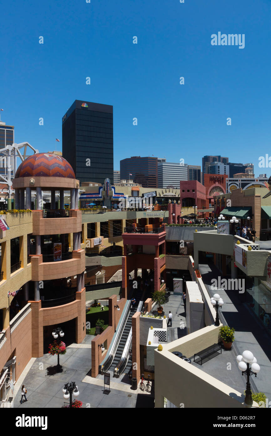 L'Horton Plaza Shopping Mall, San Diego, Stati Uniti d'America - outdoor e indoor shopping nel cuore della città. Foto Stock