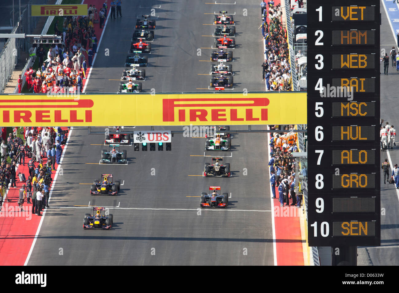 Auto da corsa in linea alla partenza del Gran Premio degli Stati Uniti presso il circuito delle Americhe via al di fuori di Austin in Texas Foto Stock