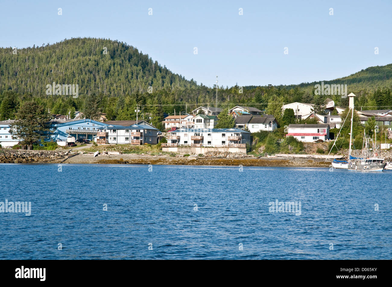 Il Heiltsuk prima nazione città di Bella Bella, nel grande orso regione della foresta pluviale della British Columbia, Canada. Foto Stock