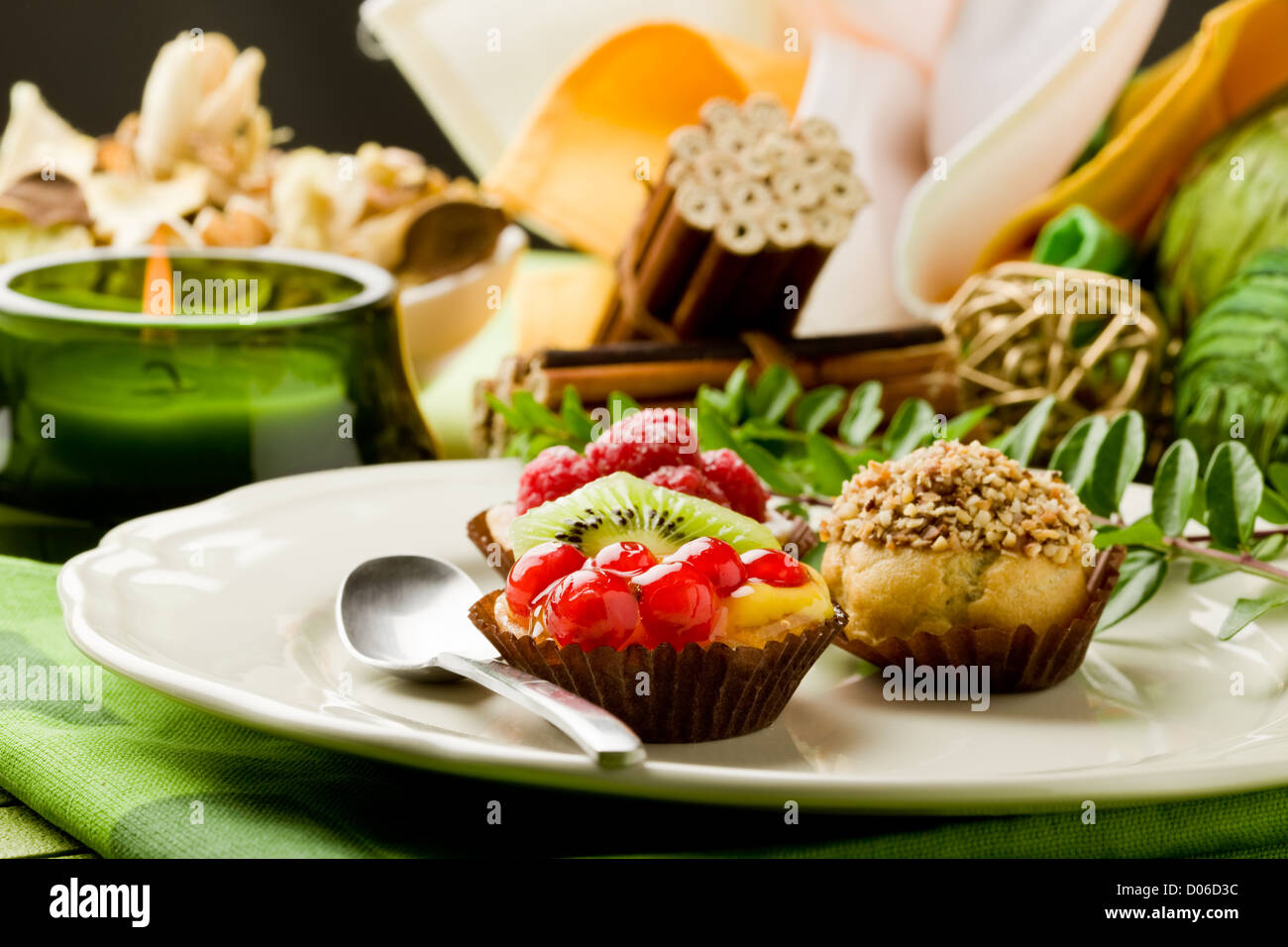 Foto di delizioso piatto da dessert con frutta italiana la pasticceria Foto Stock