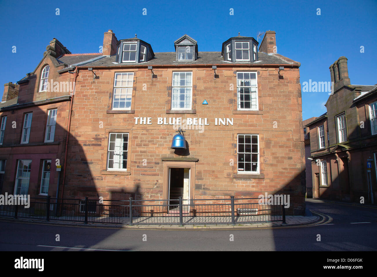 Il Blue Bell Inn su High Street Annan Dumfries and Galloway in Scozia Foto Stock