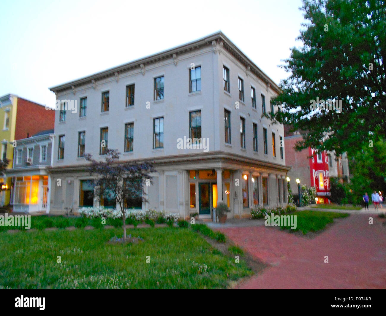 L'edificio situato all'angolo sud-est di East Capitol Street e della 3rd Street nel quartiere storico di Capitol Hill di Washington DC, è un notevole esempio di architettura dell'inizio del XX secolo in un quartiere storico ben conservato. Foto Stock