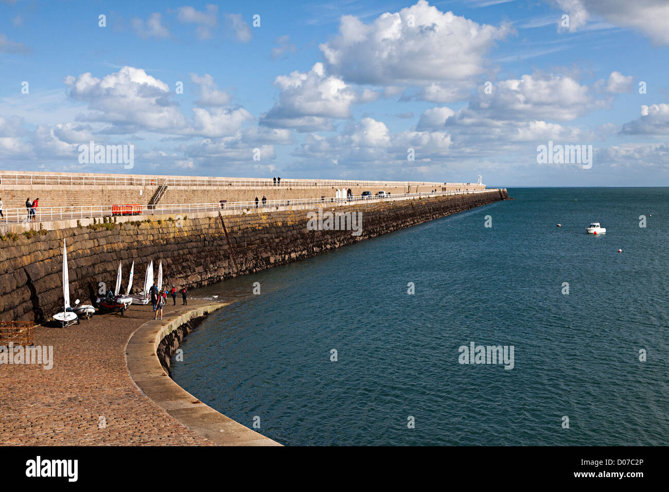Santa Caterina e frangiflutti bay, Jersey, Isole del Canale, REGNO UNITO Foto Stock