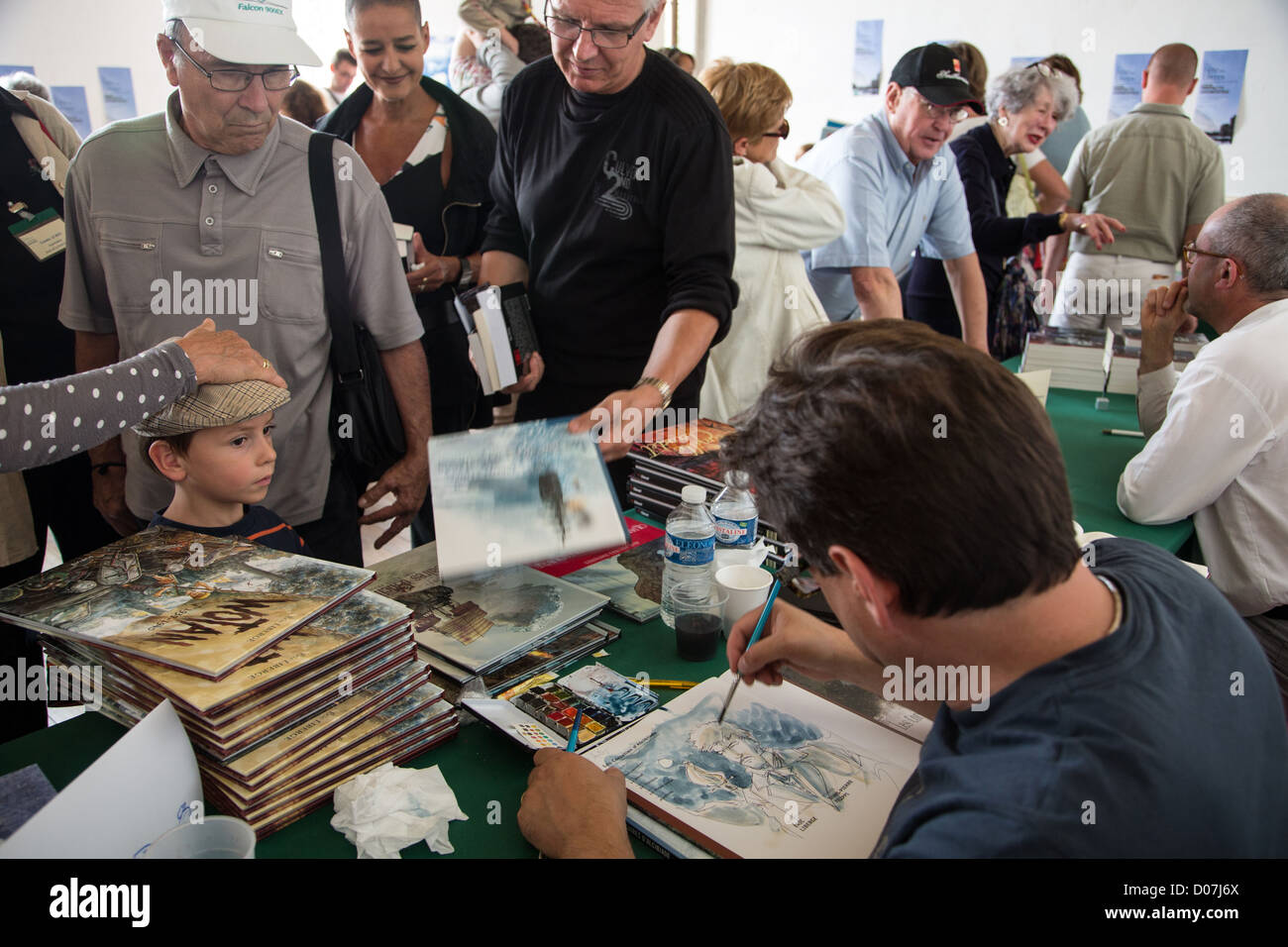 La dedizione DAGLI AUTORI BOOK FESTIVAL DOMAINE DE SAINT-SIMON LA FERTE-VIDAME EURE-ET-LOIR (28) FRANCIA Foto Stock