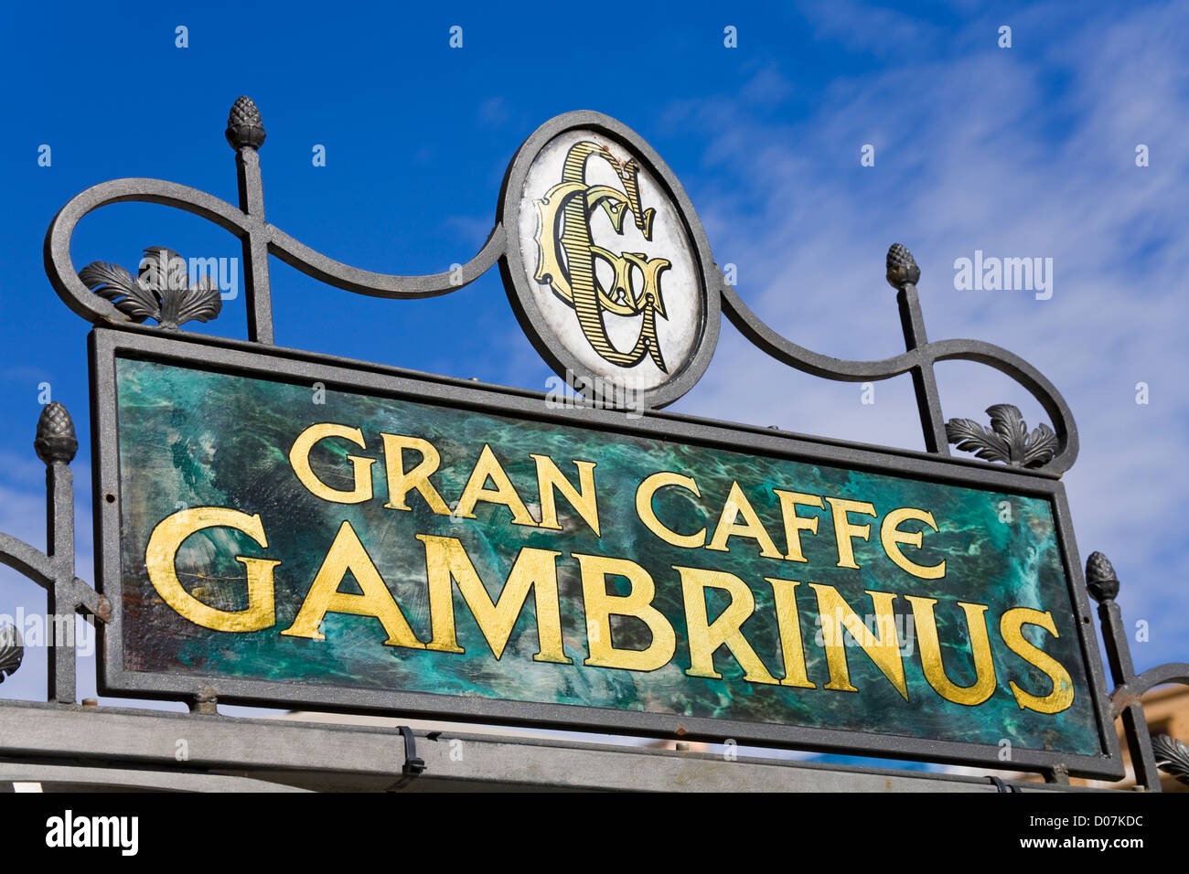 Cafe su Pizza Triesti e Trento,Napoli,Campania, Italia, Europa Foto Stock