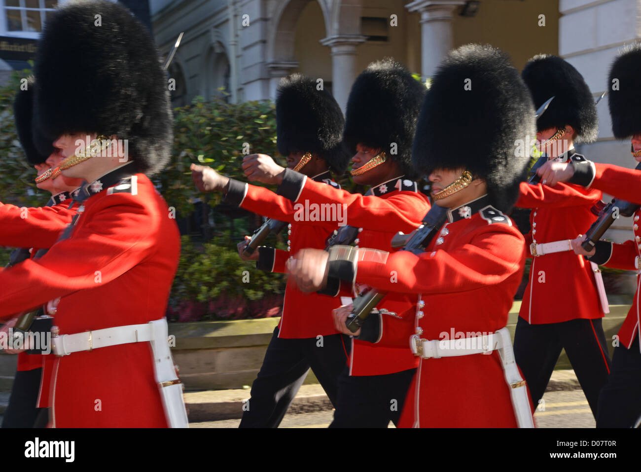 Il cambio della guardia parade, High Street, Windsor, Berkshire, Inghilterra, Regno Unito Foto Stock