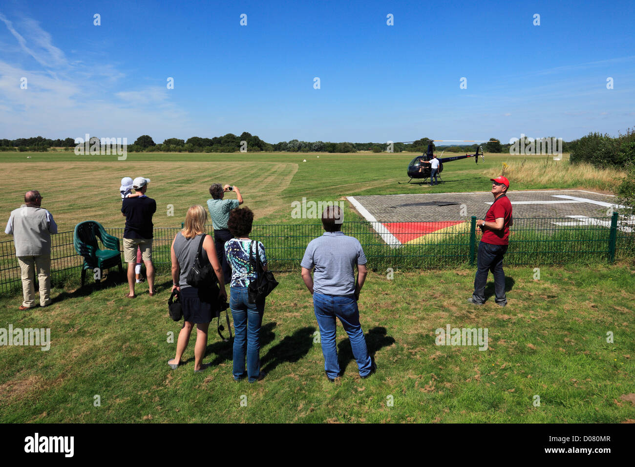 D-Krefeld, Reno, Basso Reno, Renania, Renania settentrionale-Vestfalia, NRW, D-Krefeld-Traar, airfield Krefeld-Egelsberg, pista, elicottero, elicottero, persone, visitatori, turisti Foto Stock