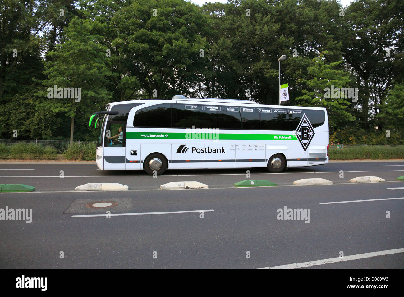 Sport, calcio, Champions League, CL, playoff, prima gamba gioco, 2012/2013, Borussia Moenchengladbach contro Dinamo Kiev 1:3, Stadio Borussia Park di Moenchengladbach, autobus squadra di Moenchengladbach Foto Stock