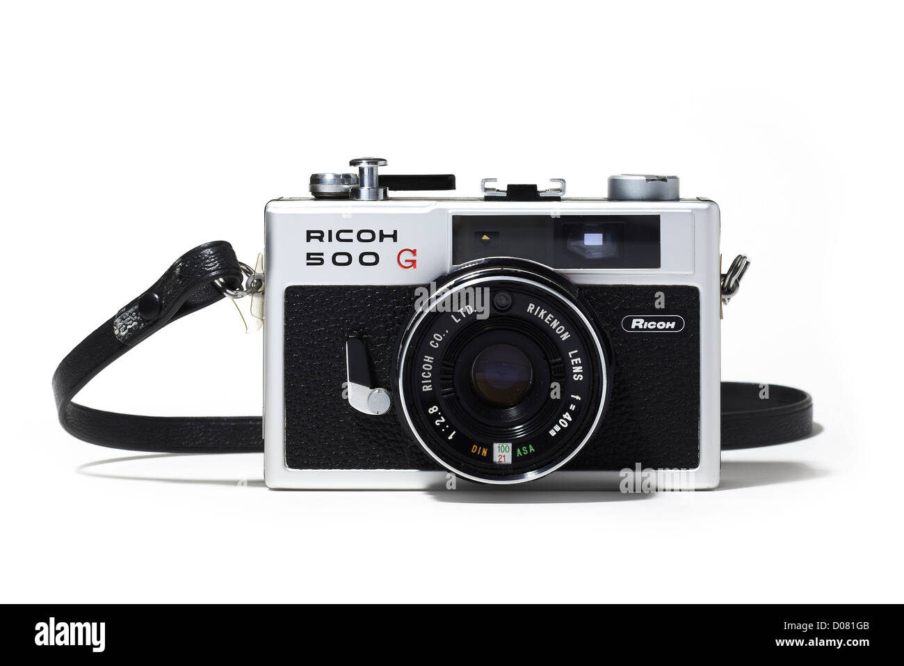 Ricoh 500G retrò fotocamera a pellicola 35mm classic non digitale retrò cercando cromato nero argento 40mm lente non telemetro leica a partire dagli anni settanta Foto Stock
