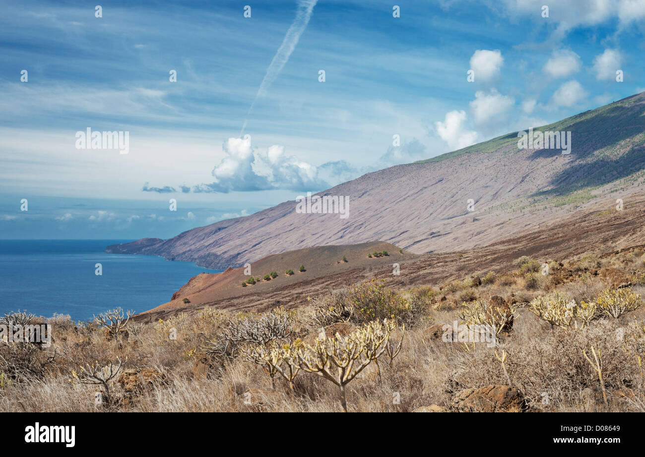 Vista da ovest Tacoron, El Hierro, Isole Canarie, verso El Julan, un gigante di crollo embayment ricoperta di lava basaltica fluisce Foto Stock