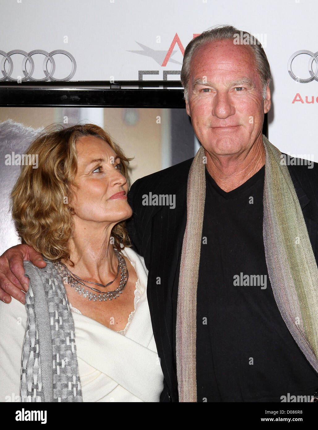 Craig T. Nelson e Doria Cook-Nelson AFI Fest 2010 - "La società degli uomini detenuti di screening Grauman's Chinese Theater - Arrivi Foto Stock