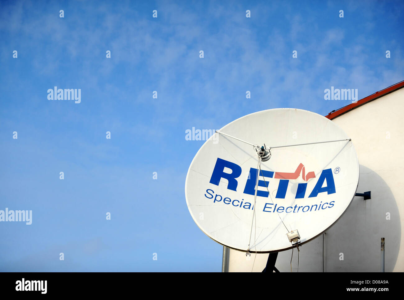 Edificio della società Retia è visto in Pardubice, Repubblica ceca, 20 novembre 2012. Retia company ha lanciato ufficialmente la collaborazione con la società tedesca Cassidian per lo sviluppo e la fabbricazione dei sottosistemi per la NATO progetto chiamato alleanza di sorveglianza di massa (AGS). Il progetto, che si stava preparando per quindici anni, coinvolge 15 aziende provenienti da 14 paesi. Retia Company fornirà i contenitori di componenti elettronici per il progetto. (CTK foto/Josef Vostarek) Foto Stock