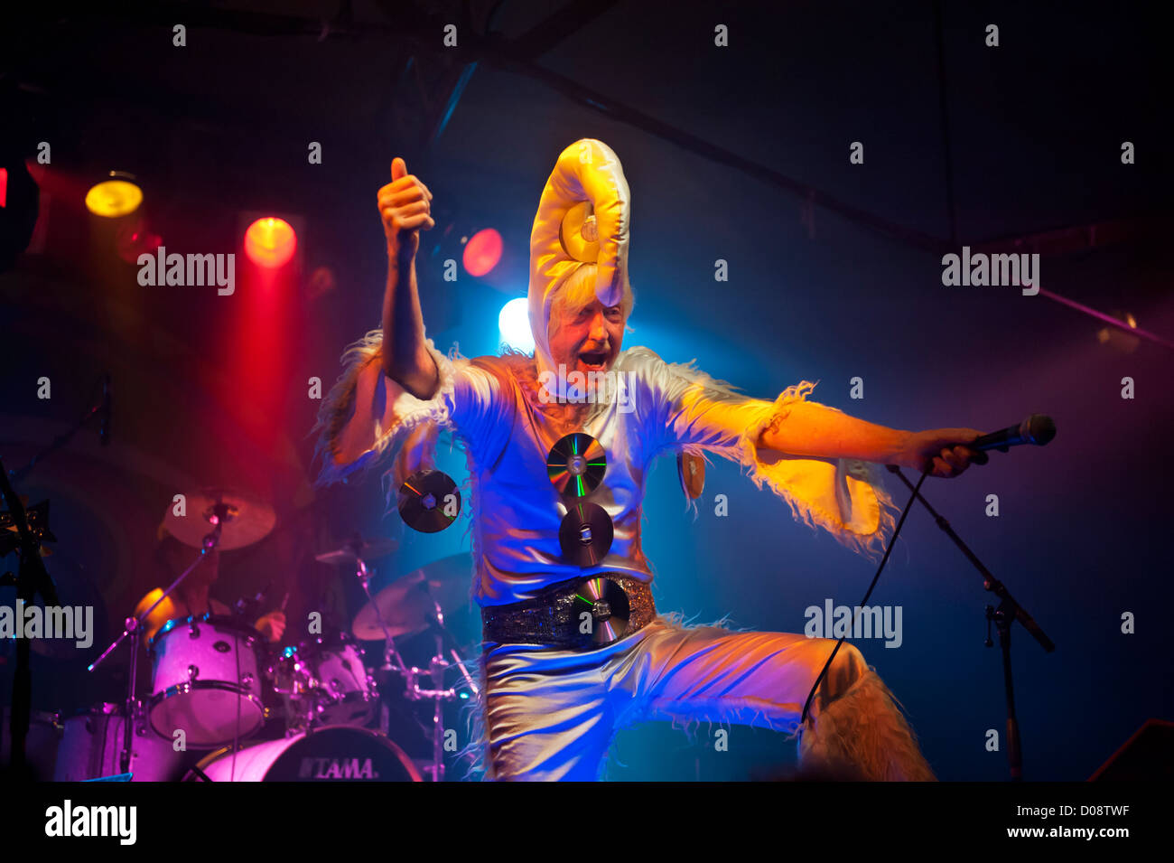 Band alternative rock, Gong, con leader Daevid Allen, in concerto a Robin 2, Bilston, Wolverhampton, 6 novembre 2012.. Foto Stock