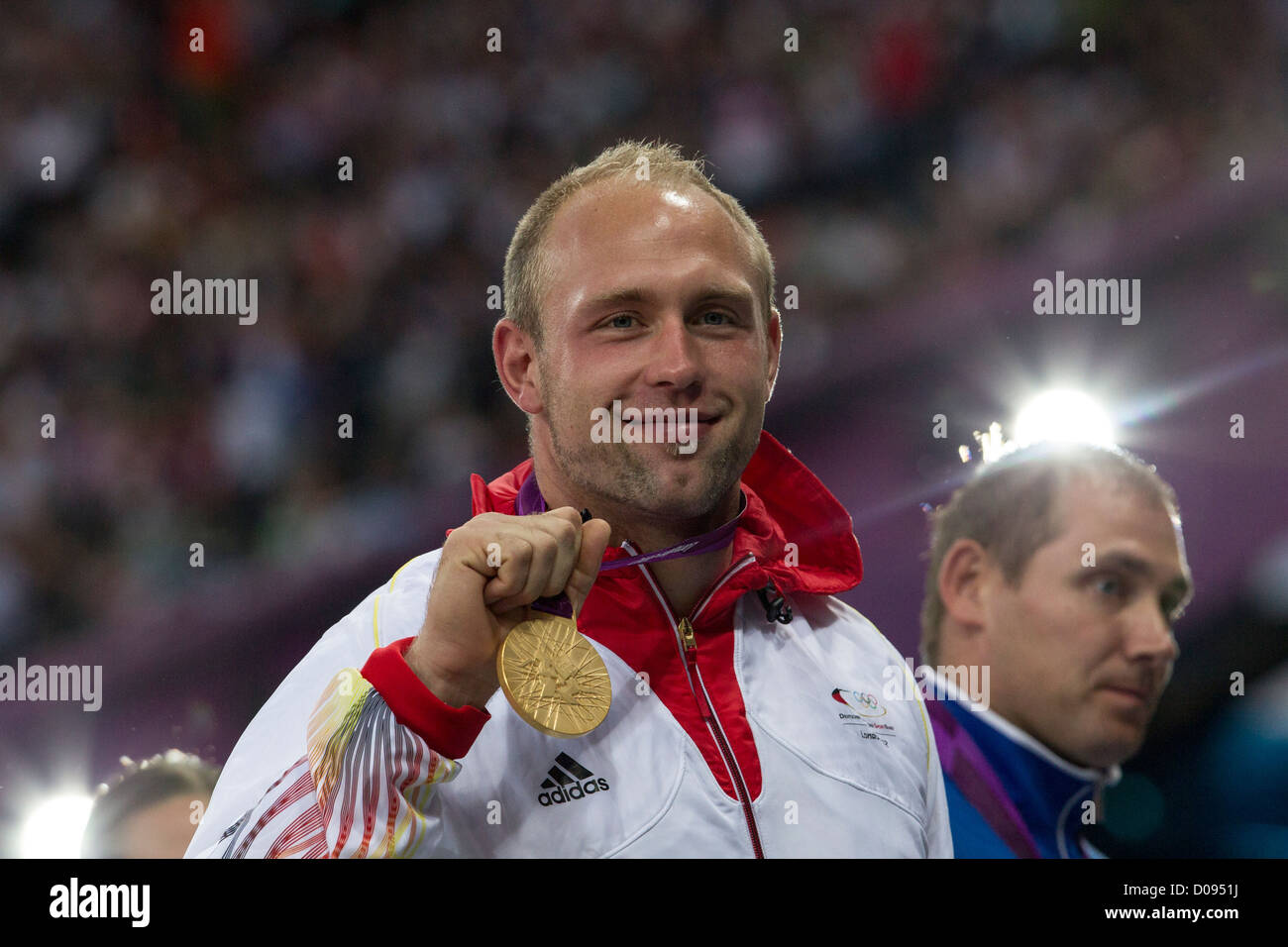 Robert Harting (GER) medaglia d'oro in Uomini Lancio del disco a t egli Olimpiadi estive, Londra 2012 Foto Stock