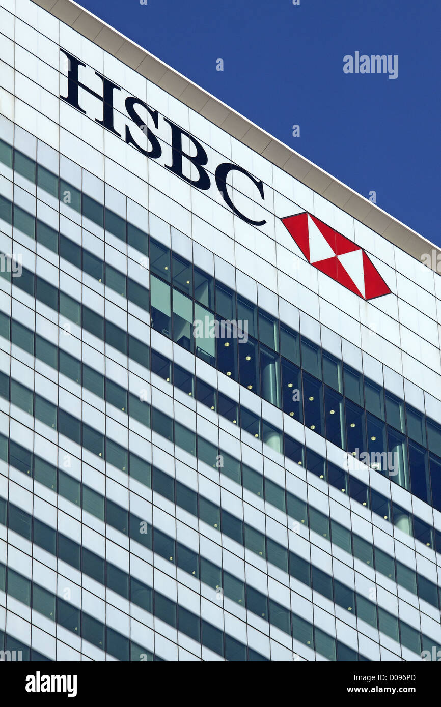 La sede centrale di Londra della banca HSBC dal quartiere finanziario di Canary Wharf Londra Inghilterra GRAN BRETAGNA REGNO UNITO Foto Stock