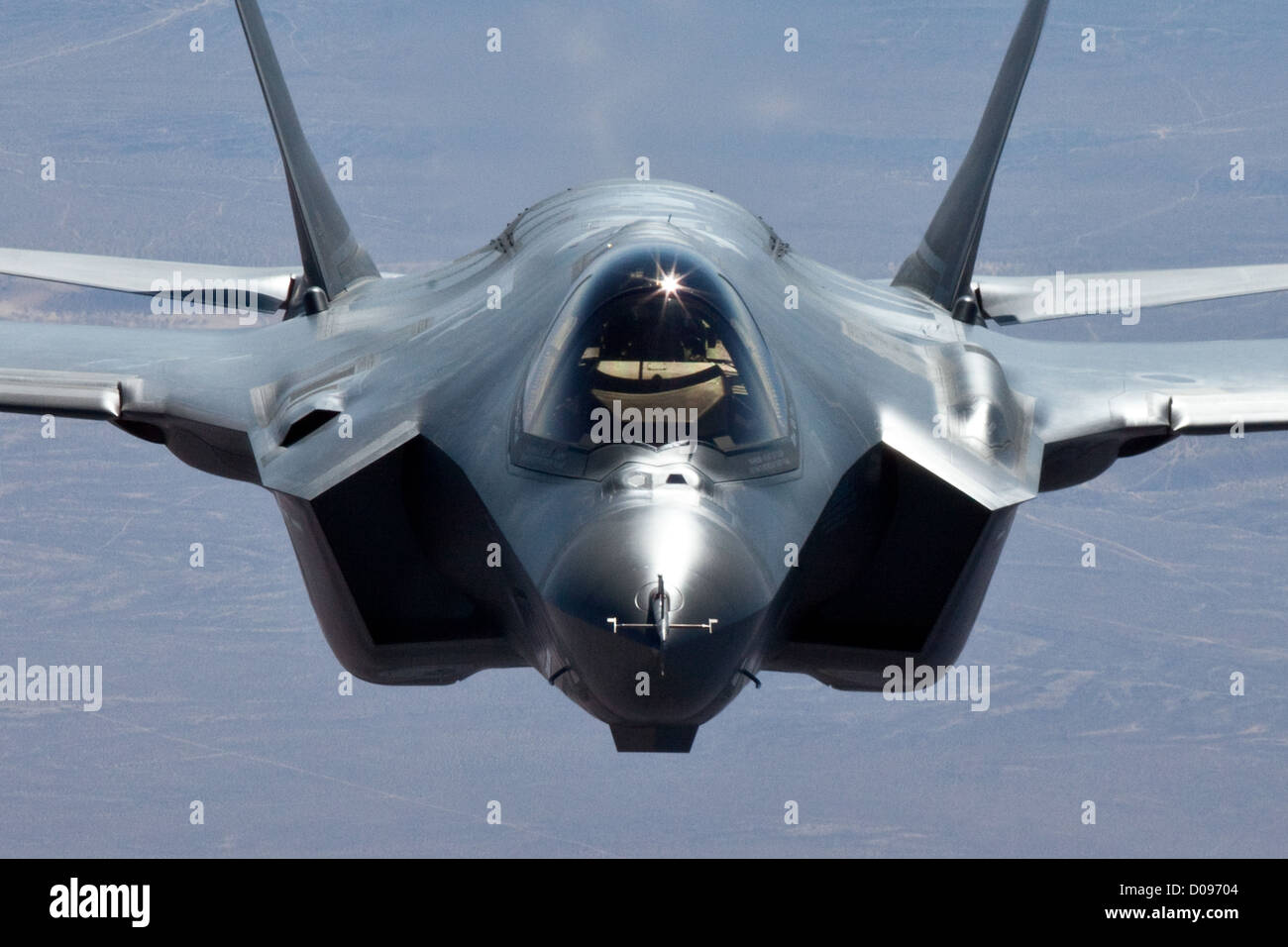 F-35un velivolo di test AF-4, catturati durante il rifornimento di carburante da parte degli Stati Uniti Air Force tanker Foto Stock