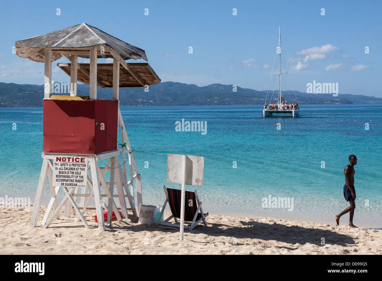 Spiaggia di sabbia bianca di mattina Montego Bay in Giamaica CARAIBI Foto Stock