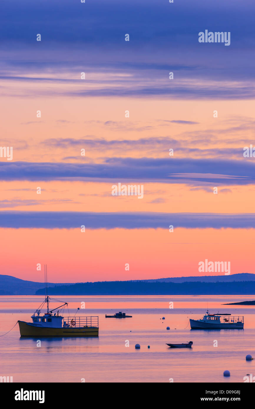 Sunrise in acque silenziose a Bar Harbor, Acadia N.P, Maine. Foto Stock