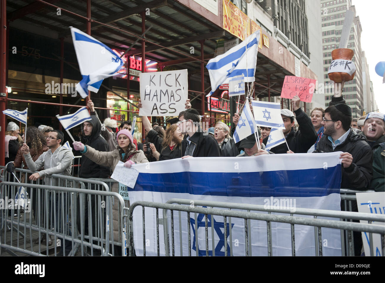 Pro-Israel dimostranti al 42nd St. in Manhattan palestinese protesta attacchi missilistici, Novembre 18, 2012. Foto Stock