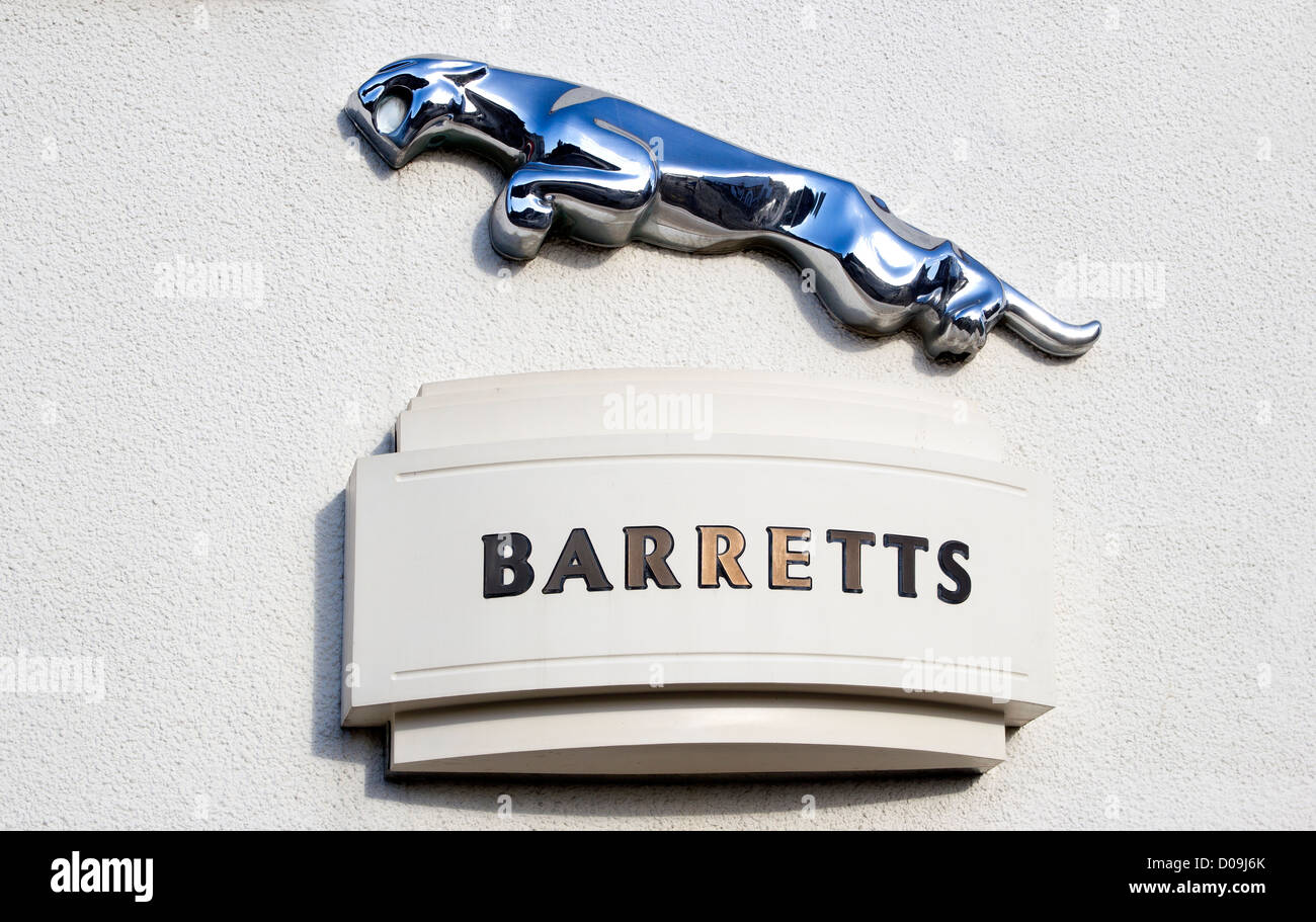 Jaguar emblema Showroom Barretts Canterbury Foto Stock