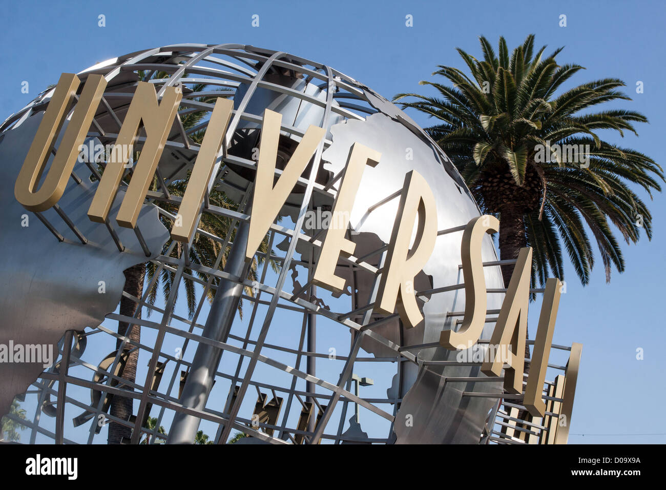 Globo con il logo del film a società di produzione Universal Studios di Los Angeles California USA STATI UNITI Foto Stock