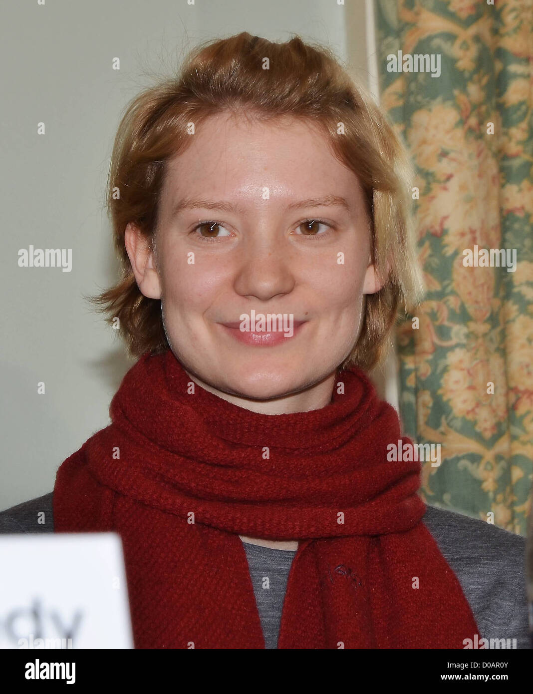 Mia Wasikowska la pre-produzione conferenza stampa per 'Albert Nobbs Film che inizia le riprese il lunedì, il Merrion Hotel. Foto Stock