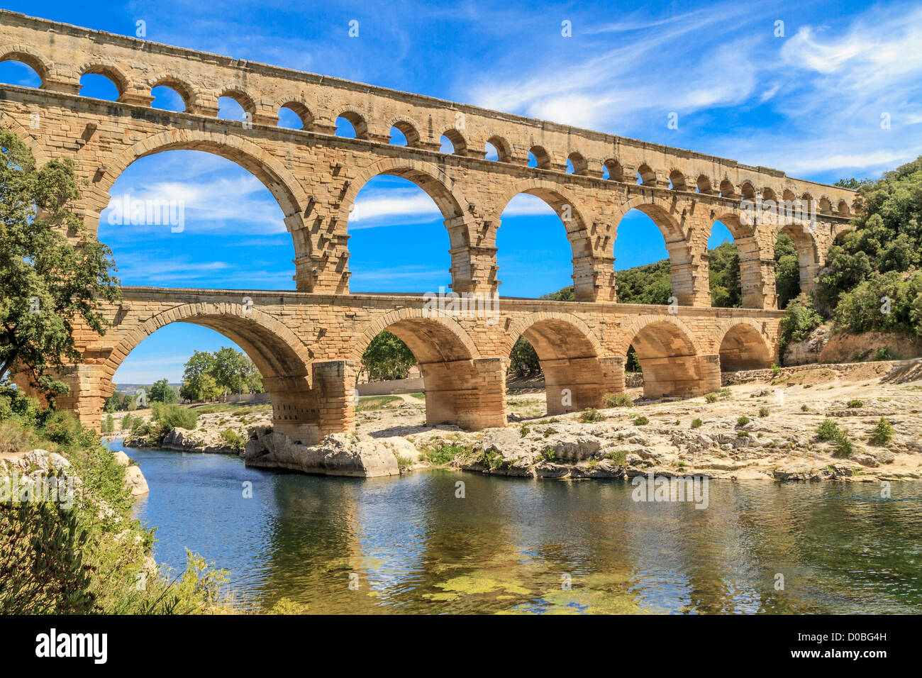 Pont du Gard è un antico acquedotto romano nei pressi di Nimes nel sud della Francia Foto Stock