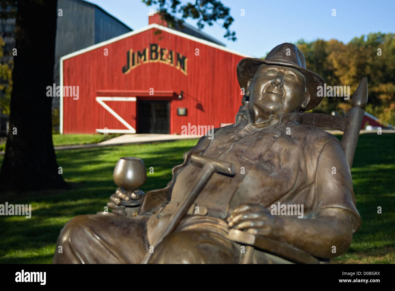 Statua di bronzo di Booker Noe a Jim Beam Distillery in Clermont, Kentucky Foto Stock