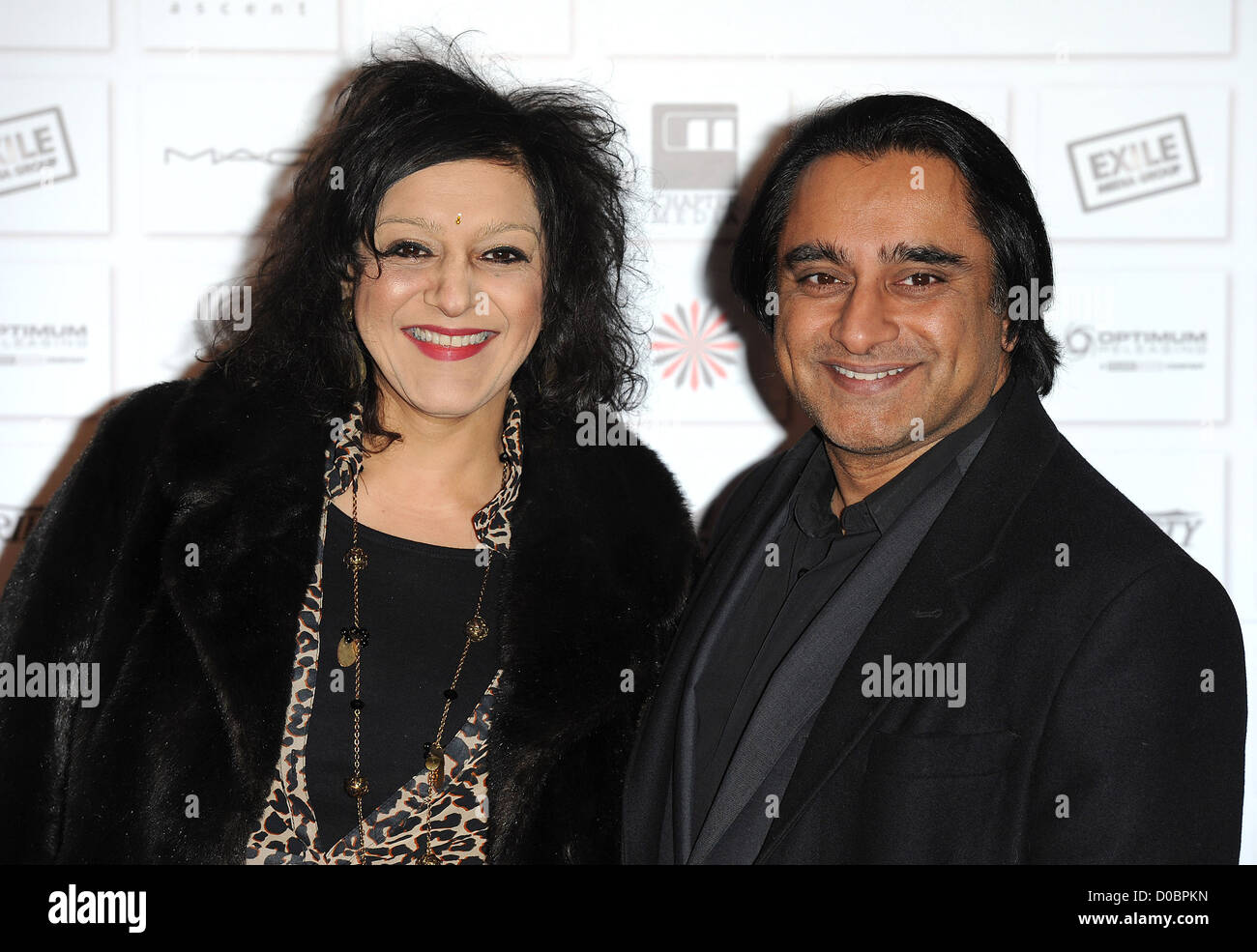 Sanjeev Bhaskar e Meera Syal Il British Independent Film Awards tenutosi presso il vecchio mercato di Billingsgate - Arrivi. Londra, Foto Stock