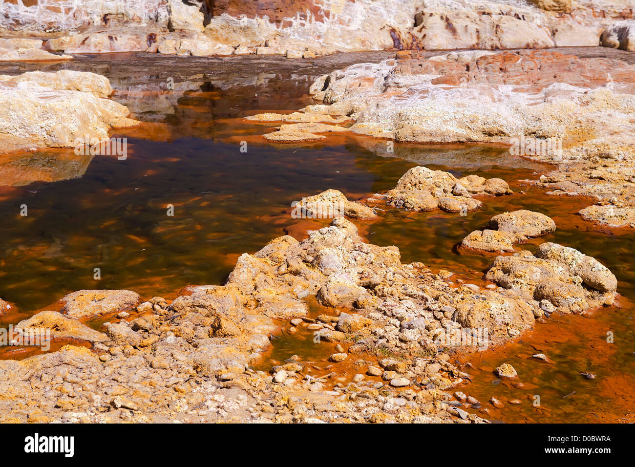 Arancio Acido rio (fiume) Tinto in Niebla (Huelva), Spagna Foto Stock