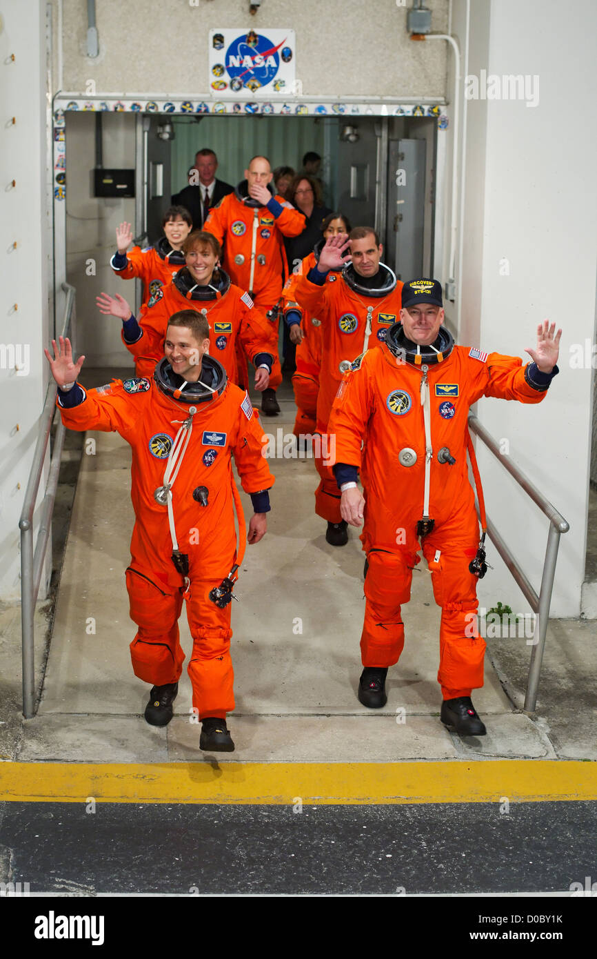 Gli astronauti a piedi fuori STS-131 Foto Stock