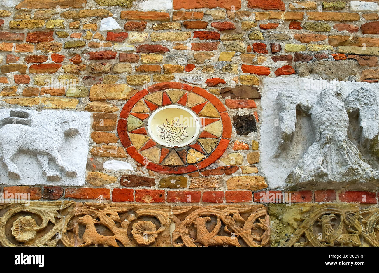 Abbazia di Pomposa situata nel comune di Codigoro in provincia di Ferrara è una abbazia risalente al IX secolo. Foto Stock