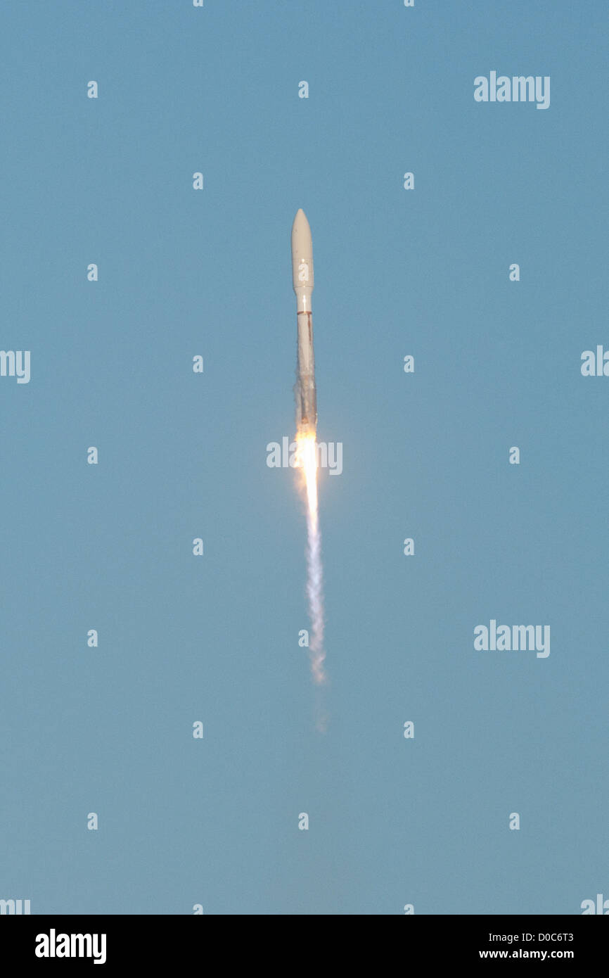 Un Atlas V rocket lancia la seconda due costruiti X-37B prova orbitale veicoli OTV-2 meno di un anno dopo il suo primo Foto Stock
