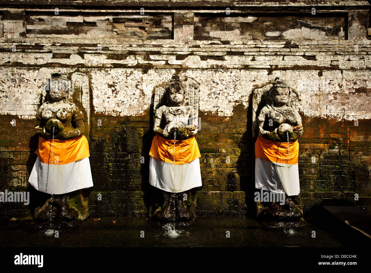 Goa Gajah è la grotta di elefante in Ubud, Bali. Ho luogo spirituale dove un tempio indù è trovato. Foto Stock