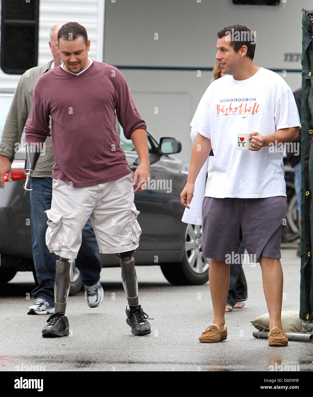 Adam Sandler sul set del film per 'Jack e Jill' con un Iraq veterano di guerra il vincitore del concorso per vedere le riprese su posizione Foto Stock