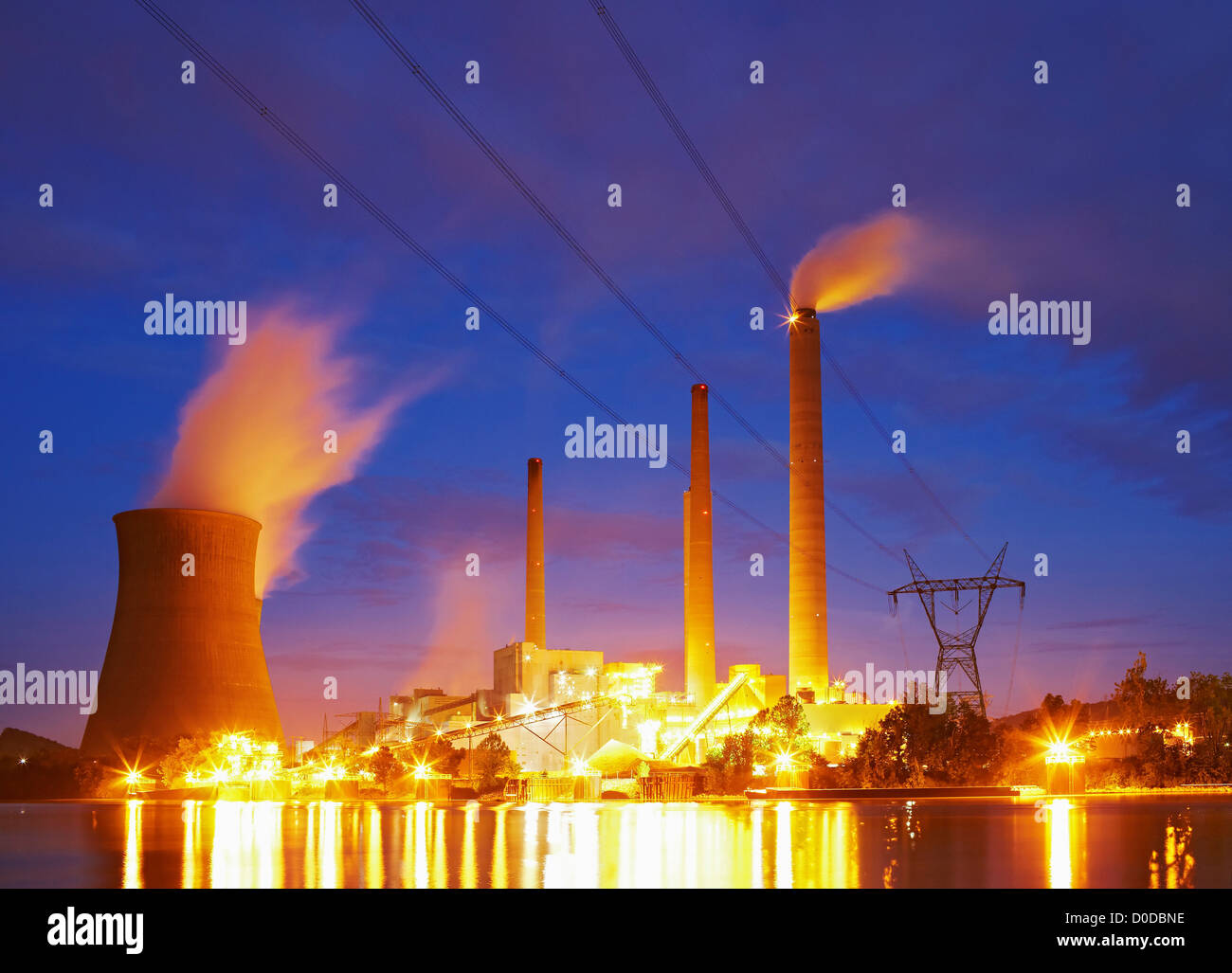 John E. Amos Power Plant e Kanawha fiume al tramonto Foto Stock