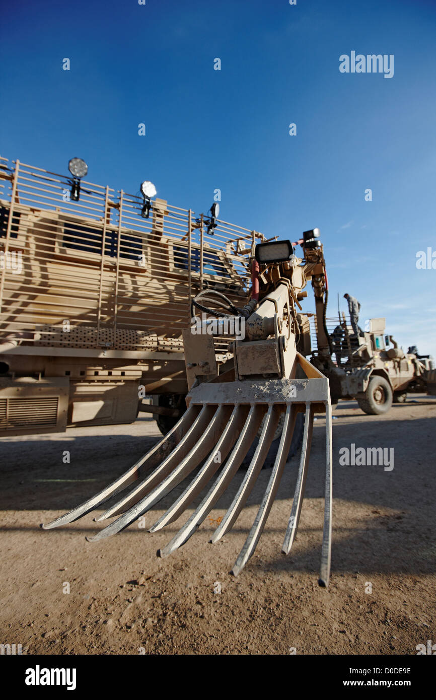 Un braccio utilizzato per rimuovere dispositivi IED (ordigni esplosivi artigianali), o bombe sul ciglio della strada, Camp Leatherneck, provincia di Helmand, Afghanistan. Foto Stock