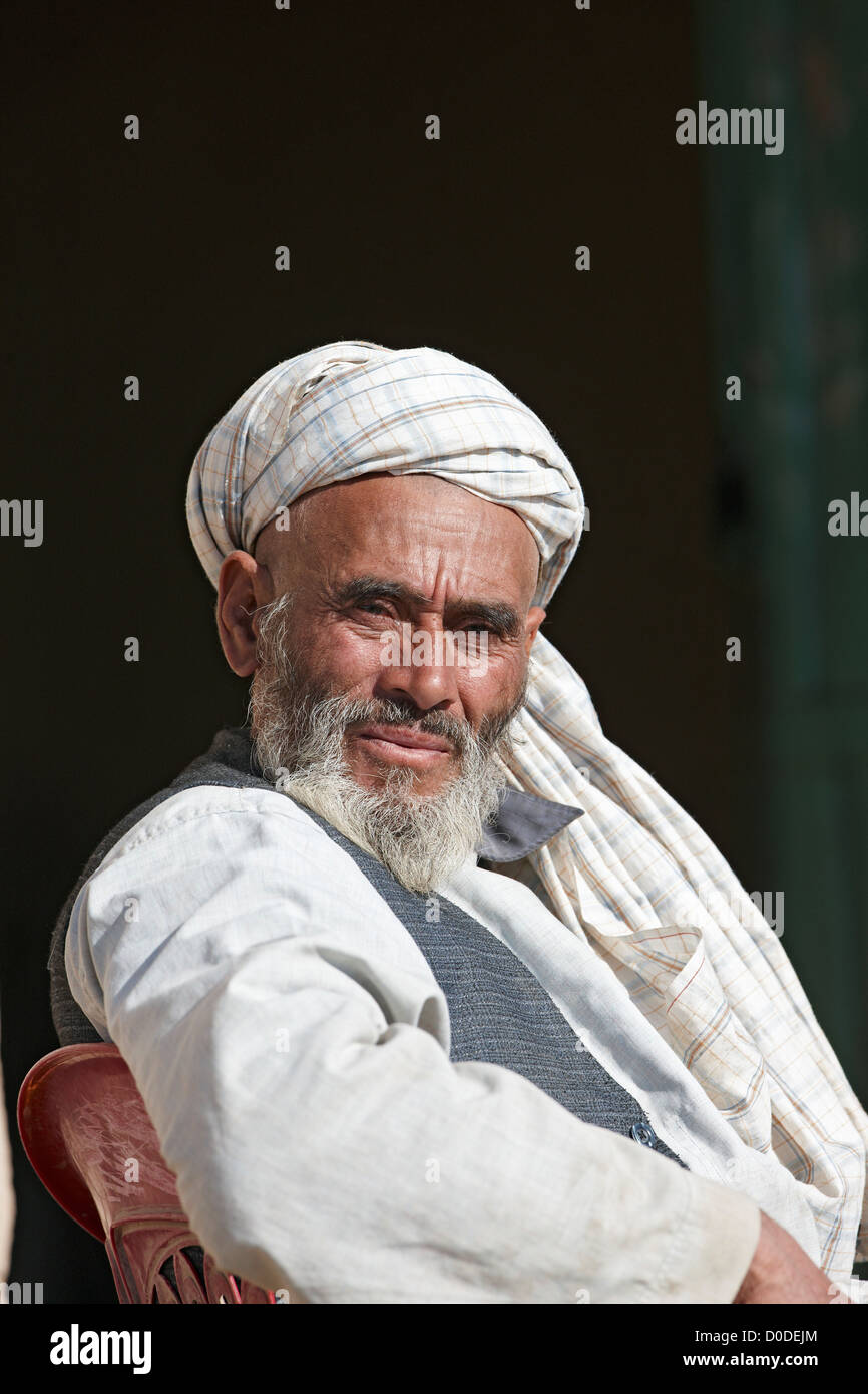 Un uomo Pashtun, eventualmente a Malang, o santo uomo, nel sud della provincia di Helmand, Afghanistan. Foto Stock